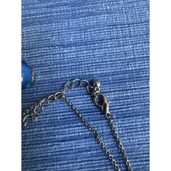Vintage Blue Cat’s Eye Glass Pendant Necklace Silver Tone Sunburst Crown 17.5” - Picture 5 of 5